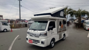 即納車　ハイゼット　エクストラシーバス　タイプＬ　４ＷＤ　１２Ｖクーラー　リチウム　正弦波１５００Ｗインバーター　ＥＶＯシステム　外部充電システム　　ＦＦヒーター　ＦＲＰポップアップ　４名乗車　３名＋子供１名就寝 車両本体価格￥5.738.000（税込）